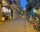 Bán nhà 5 tầng Dt 45m2 Mặt tiền 4,5m, phố Hoàng Ngọc Phách, Giá 5,6 tỷ, Lh 0886631856