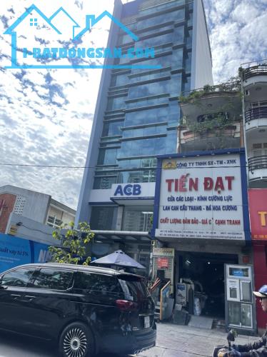 Bán nhà mặt tiền đường Điện Biên Phủ Quận 3. Vị trí đẹp, DT: 7x26M, nhà rất đẹp