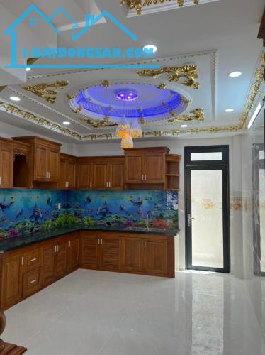 Bán nhà Đất Mới hẻm xe hơi 4x14m đúc 4 tấm