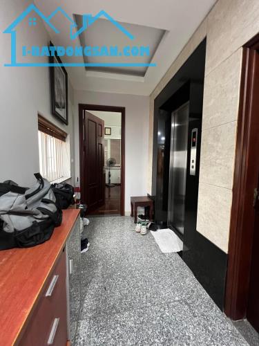 Bán nhà Hoà Mã mặt phố cổ HBT kinh doanh vỉ hè 115 m2 giá 70 tỷ