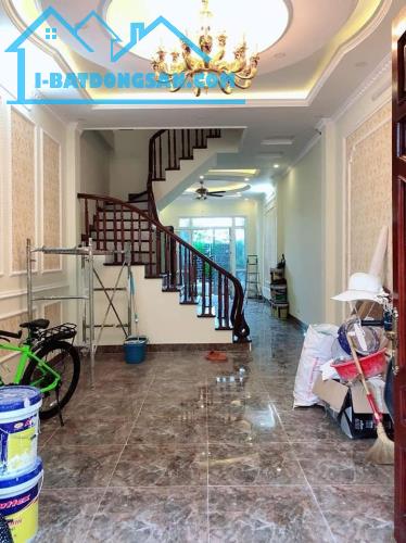 Nhà Trần Khát Chân mới ĐẸP gần phố 50M ô Tô DT: 45M2 giá 6.9 tỷ thương lượng