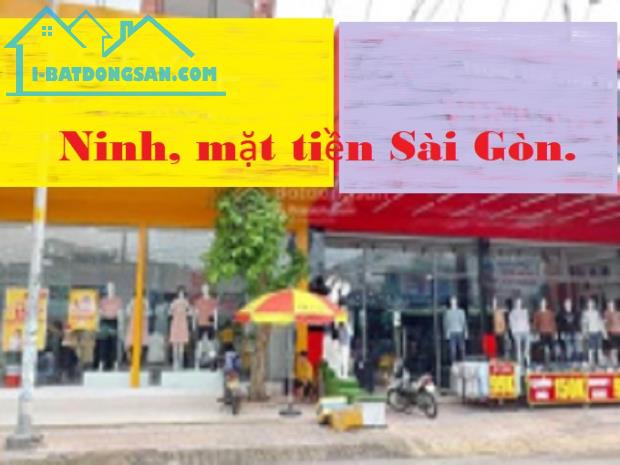 Bán nhà MT KD Nguyễn Văn Quá, Đông Hưng Thuận, Q12, 300m2, 2 tầng, ngang 8m.