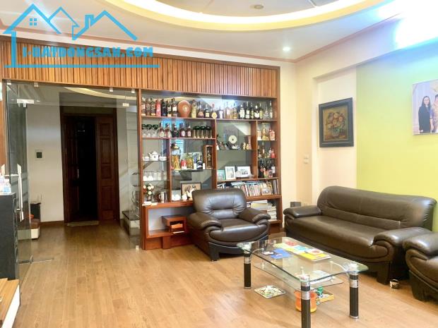 Bán nhà Kim Giang, lô góc, 2 ô tô tránh, 170m2x4T mt10m 13,2 tỷ.