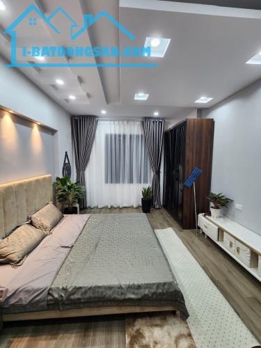 Cực hiếm nhà phố Nguyễn Ngọc Vũ, Cầu Giấy, 35m2 x 5T, giá chỉ 3.5 tỷ - 1