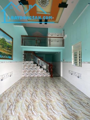 Cần bán nhà chính chủ ở Mỹ Phước 3, gồm 1 trệt 1 lầu , sau có 5 phòng trọ đang thu nhập 10 - 1