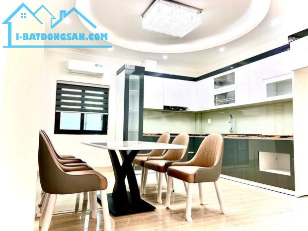 BÁN NHÀ LÂM HẠ - NGUYỄN SƠN - ĐƯỜNG 10M GARA XE 16C THANG MÁY KD VP 70M2X6T, Giá 16 tỷ.