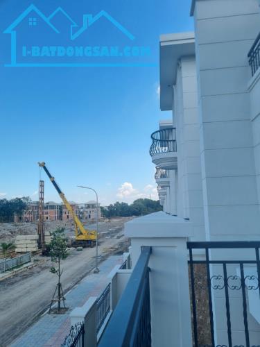 Giá 9,6 tỷ. Biệt thự liên kế vườn góc 2 mặt tiền KDC gd3 Bửu Long