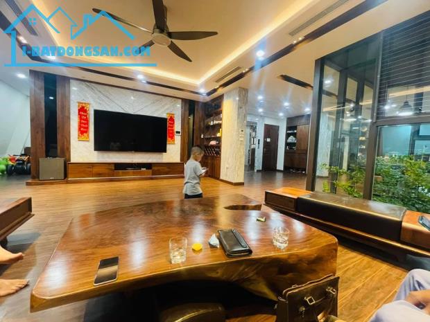 Bán nhà ngõ 61 Lạc Trung ô tô tránh, vỉa hè, kinh doanh 90m2x5T mt5m 14,5 tỷ.