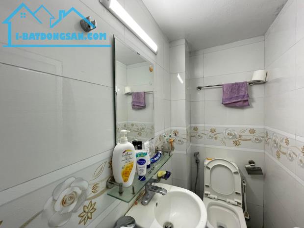 Bán nhà Ngã Tư Sở 65 m, giá 5 tỷ hơn