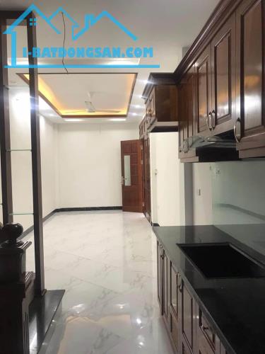 Bán nhà Ngõ 12 Phố Chùa Bộc, đối diện KTX Học viện Ngân Hàng, 36m2 x5 tầng, Giá 4,6 tỷ - 1