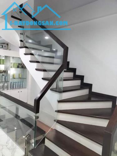 Bán Nhà Nguyễn Sơn- Nguyễn Văn Cừ DT55m2. 5 Tầng. MT 4,58m. Gara Ô Tô, Ô chờ Thang Máy - 1