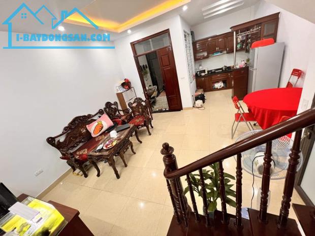 Bán nhà Ngõ 95 Chùa Bộc, diện tích 42m2 x5 tầng, Mặt tiền 4,5m, Giá 4,9 tỷ - 1