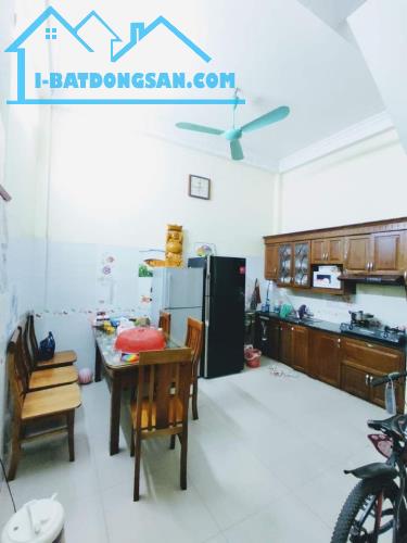 Bán nhà phố Xã Đàn, Dt 36m2 x4 tầng, mặt tiền 4m, giá 4.2 tỷ LH 0911551516 - 2