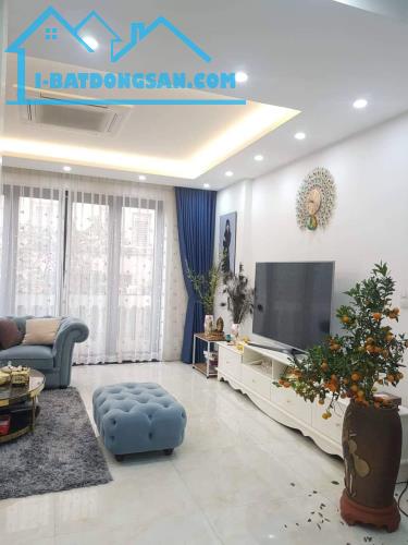 BÁN NHÀ 5 TẦNG THANG MÁY 70M2 PHỐ NGUYỄN VĂN CỪ, KINH DOANH, CHO THUÊ 40TR/TH. NHỈNH 13 TỶ