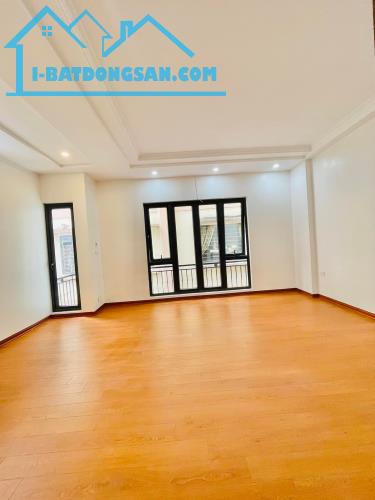 Nguyễn Đức Cảnh nhà mới đẹp - Lô góc - 3 thoáng. Gía 6.6 tỷ. - 2