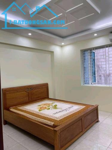 Bán nhà phân lô phố Nguyễn Phúc Lai, diện tích 40m2 x4 tầng, Giá 4,3 tỷ, lh 0911000389