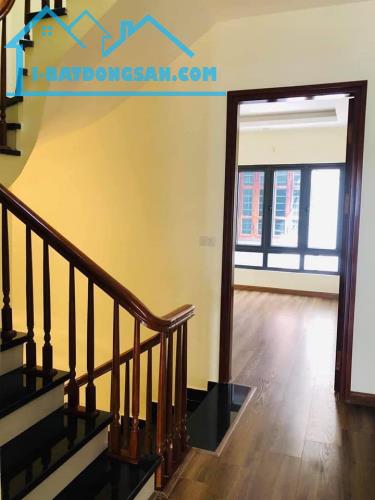 Bán nhà Ô tô đỗ cách nhà 10m Đường Giảng Võ, diện tích 44m2 x5 tầng, Mt 4m, Giá 7,1 tỷ - 1