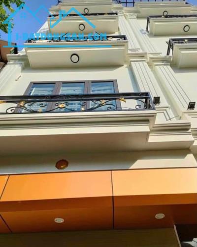 Bán nhà 5 tầng đường Giảng Võ Dt 40m2 Mt 4mÔ tô cách nhà 10m, Giá 6,8 tỷ - 1