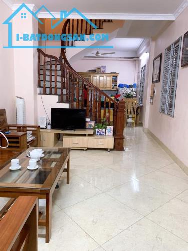 Bán nhà đường Giảng Võ, diện tích 47m2 x5 tầng mặt tiền 4m, Giá 7,4 tỷ, LH 0842951516