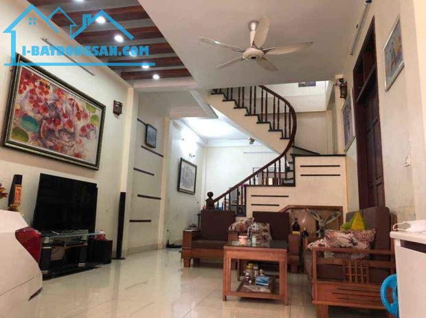 Chính chủ cần bán nhà phân lô đường Hồ Ba Mẫu, Dt 40m2 x5 tầng, Mt 4m, Giá 5,1 tỷ - 1