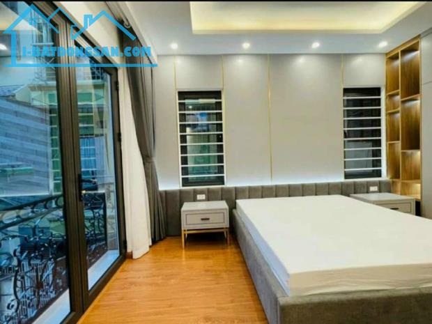 Bán nhà 5 tầng khu phân lô đường Hồ Ba Mẫu, Dt 45m2 mặt tiền 4m, Giá 5,2 tỷ