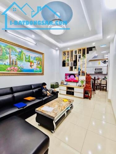 Bán nhà phân lô cách mặt Hồ Ba Mẫu 100m, Dt 36m2 x5 tầng, Mt 4m Giá 4,8 tỷ - 1