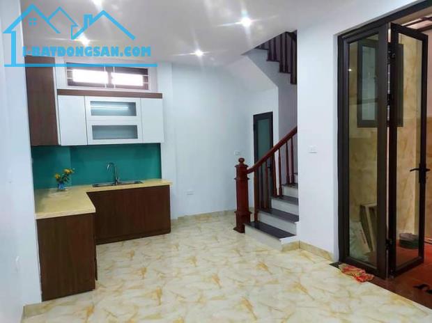 Bán nhà Ô tô cách nhà 15m đường Hồ Ba Mẫu, diện tích 40m2 x5 tầng, Giá 5,3 tỷ - 1