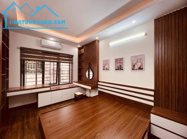 Bán nhà phân lô cách Hồ Ba Mẫu 100m Dt 52m2 x5 tầng Mt 4,5m Giá 7,9 tỷ Lh 0911551516