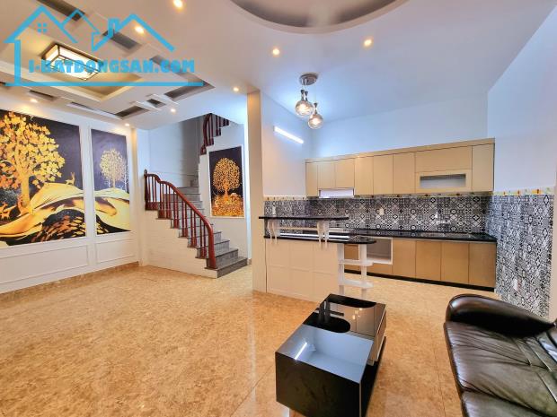 Bán nhà Kim Giang, Thanh Liệt mới 56m2, ô tô đỗ cổng, chỉ 4.5 Tỷ