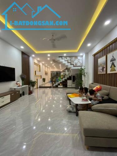 Bán nhà ngõ 95 Chùa Bộc ô tô 4 chỗ đỗ cửa, Dt 43m2 x5 tầng, Mt 4m, giá 7,5 tỷ - 2