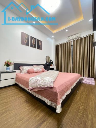 Bán nhà mặt Ngõ 169 Chùa Bộc Dt 39m2 x5 tầng, Giá 5,3 tỷ, Lh 0842951516
