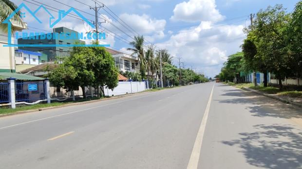 bán xưởng 17.000m2 văn phòng đẹp, có tầng lửng thuộc Đức Hòa, Long An giá 155 tỷ - 2