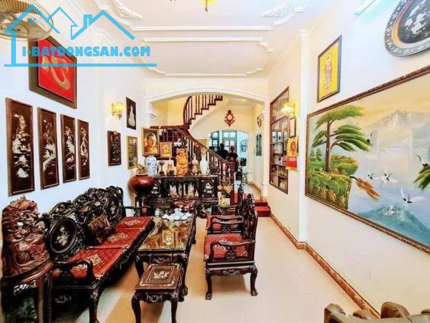 Bán nhà Tạ Quang Bửu, 3 bước ra phố, 5 tầng, 40m2, MT 4m, 4 tỷ