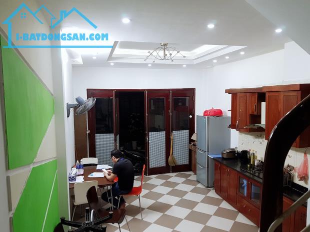 Bán nhà Nguyễn Văn Huyên Cầu Giấy oto đỗ cửa ngõ thông 40m2 mt5m 7 tỷ . - 2