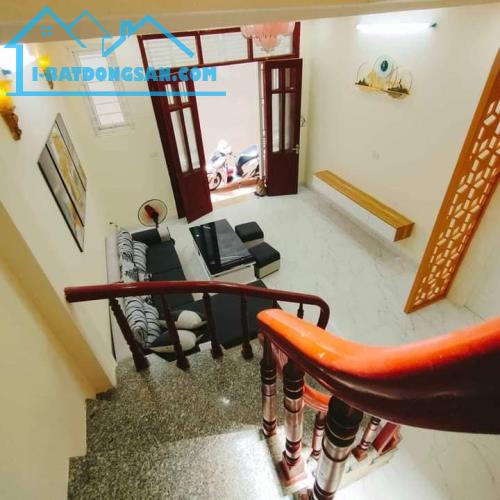Bán nhà Ngõ 97 Nguyễn Chí Thanh, diện tích 37m2 x5 tầng, Giá 5,3 tỷ, Lh 0913518923 - 1