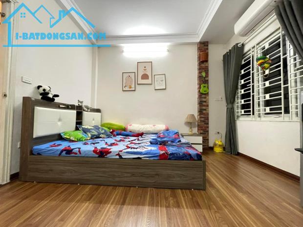 Bán nhà 4 tầng Dt 45m2 phố Nguyễn Ngọc Vũ, Giá 6,4 tỷ, Lh 0913518923 - 1
