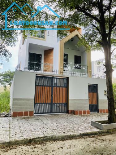 Bán nền góc 2 mặt tiền diện tích 147.5m2 giá 66 Triệu/m², thuộc dự án KDC Thời Báo Kinh Tế - 3