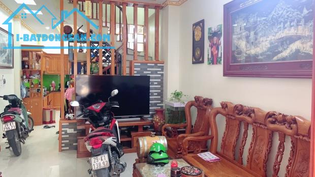 GIANG BIÊN P.LÔ ÔTÔ NGÃ 5 THẦN THÁNH V.HỒ 52m 5 tầng 5.75 tỷ/0904264580. - 1