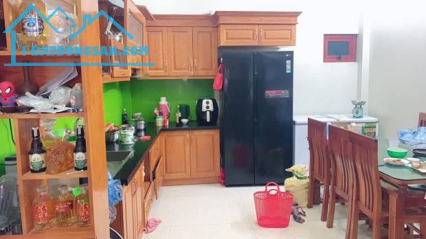 GIANG BIÊN P.LÔ ÔTÔ NGÃ 5 THẦN THÁNH V.HỒ 52m 5 tầng 5.75 tỷ/0904264580. - 2