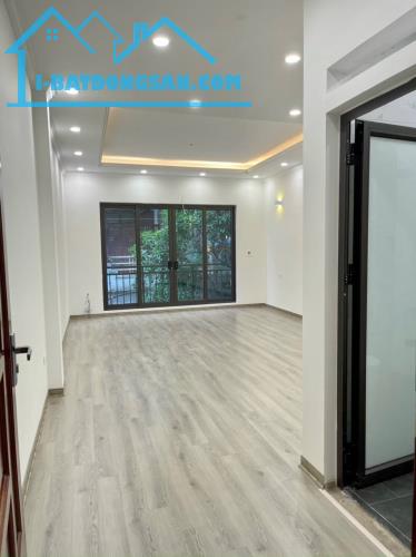 PHỐ PHƯƠNG LIỆT NHÀ MỚI 50M2, 4 TẦNG ÔTÔ ĐỖ CỬA 5.5 TỶ - 3