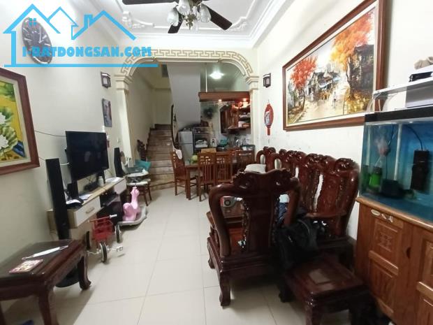 Bán nhà 4 tầng phố Nguyễn Ngọc Vũ, diện tích 47m2 mặt tiền 4m, Giá 6,3 tỷ - 2