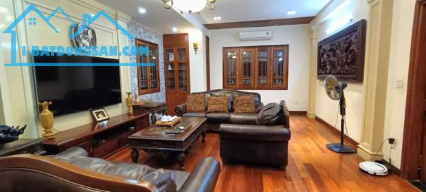 PHÂN LÔ TRẦN QUANG DIỆU QUẬN ỦY ĐỐNG ĐA DT55m2 GARA + KINH DOANH - 2