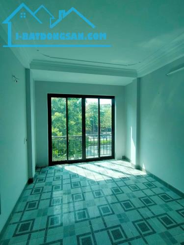 Mặt phố Ngô Gia Tự 40m 4 tầng 8.35 tỷ Long Biên /KD sầm uất/siêu rẻ. - 4