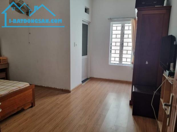 Chỉ 3 tỷ x - kiệt 3m Lý Tự Trọng, DT 56m2 x 2 tầng (0935621182)
