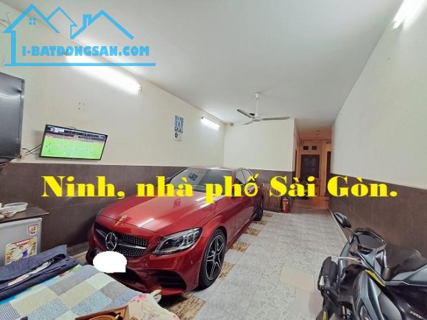 Hẻm 8m, Lê Văn Sỹ, P1, Tân Bình, 80m2, 4 tầng, nở hậu. Ninh nhà phố.