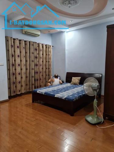 BÁN GẤP PHÂN LÔ PHỐ HÀO NAM DT58m2 GARA + THANG MÁY, MẶT TIỀN RỘNG