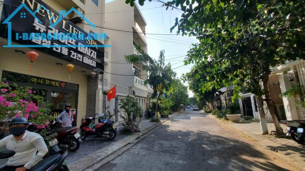 Bán đất 100m2 Mt Nguyễn Xuân Khoát, sát Phạm Văn Đồng gần bãi tắm, Sơn Trà 8.1 tỷ - 1