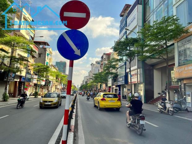 💥 Bán Tòa Văn Phòng Mặt phố Nguyễn Lương Bằng, Đống Đa, 600m2 8T, MT 8m, Chỉ 310Tỷ 💥