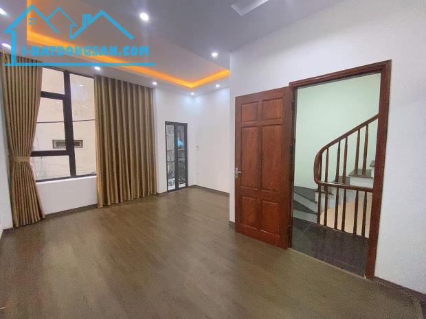 Chỉ 4 tỷ có nhà đẹp Đại Mỗ, phố Sa Đôi 32M 5 Tầng, 3P Ngủ, full nội thất, ô tô đỗ gần - 3