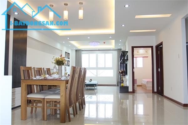 Tin mới! Căn hộ Q11 2PN/70m2/có nội thất có ban công 9 triệu gần Lê Đ.Hành-Lữ Gia ĐHB.Khoa